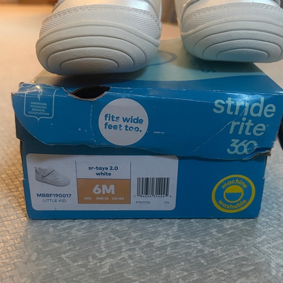 Taye 2.0 Sneaker Stride Rite Classic White Baby Shoes- size 6M - Like New - Picture 3 of 6